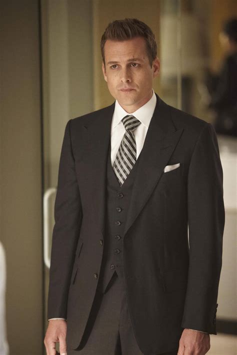 Suits Of Harvey Specter & How To Dress Like Him + Hair Styles